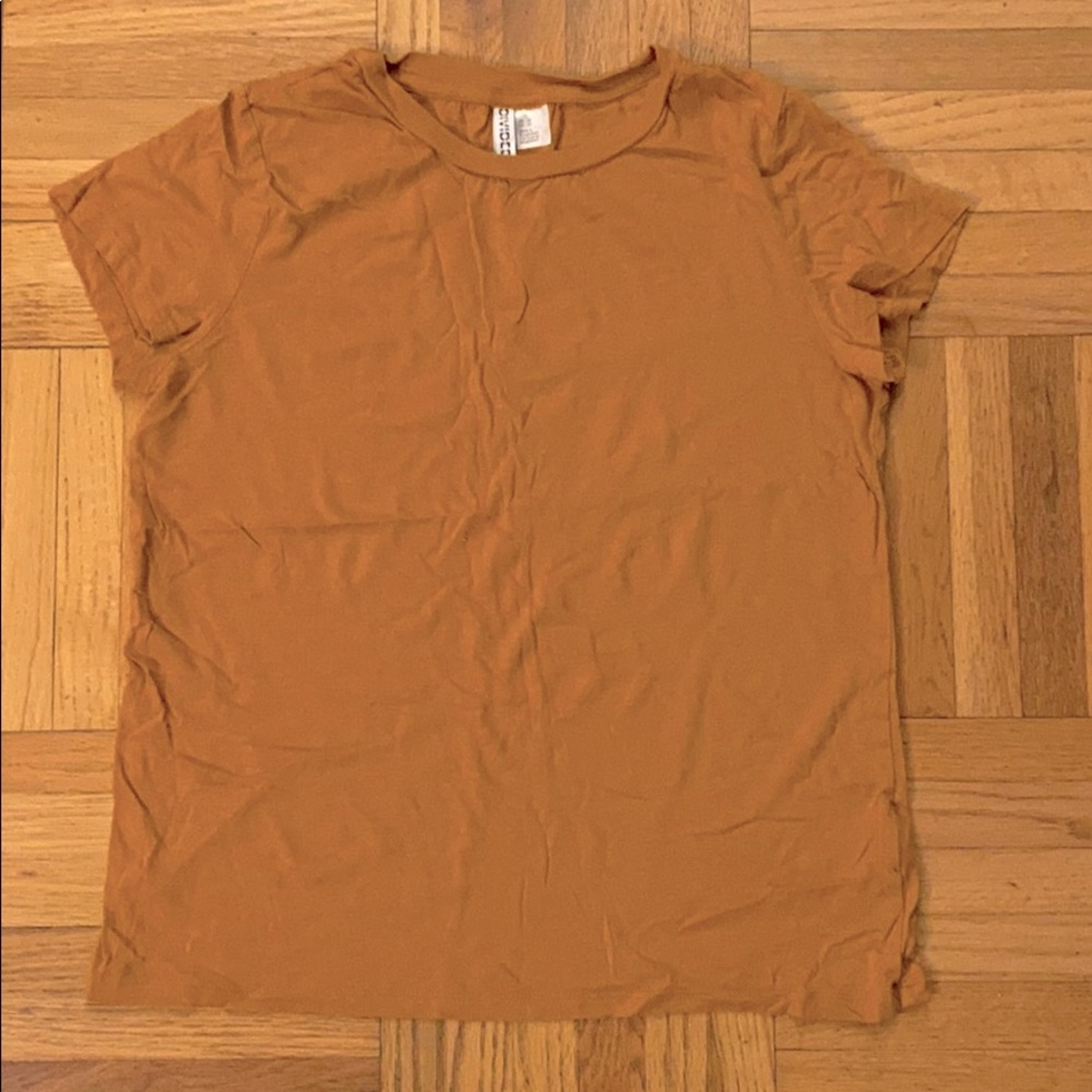 H&M Divided Women’s Yellow Short Sleeve Tee Shirt